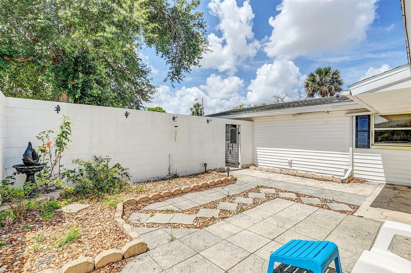 Property Photo:  839 Galsworthy Avenue  FL 32809 