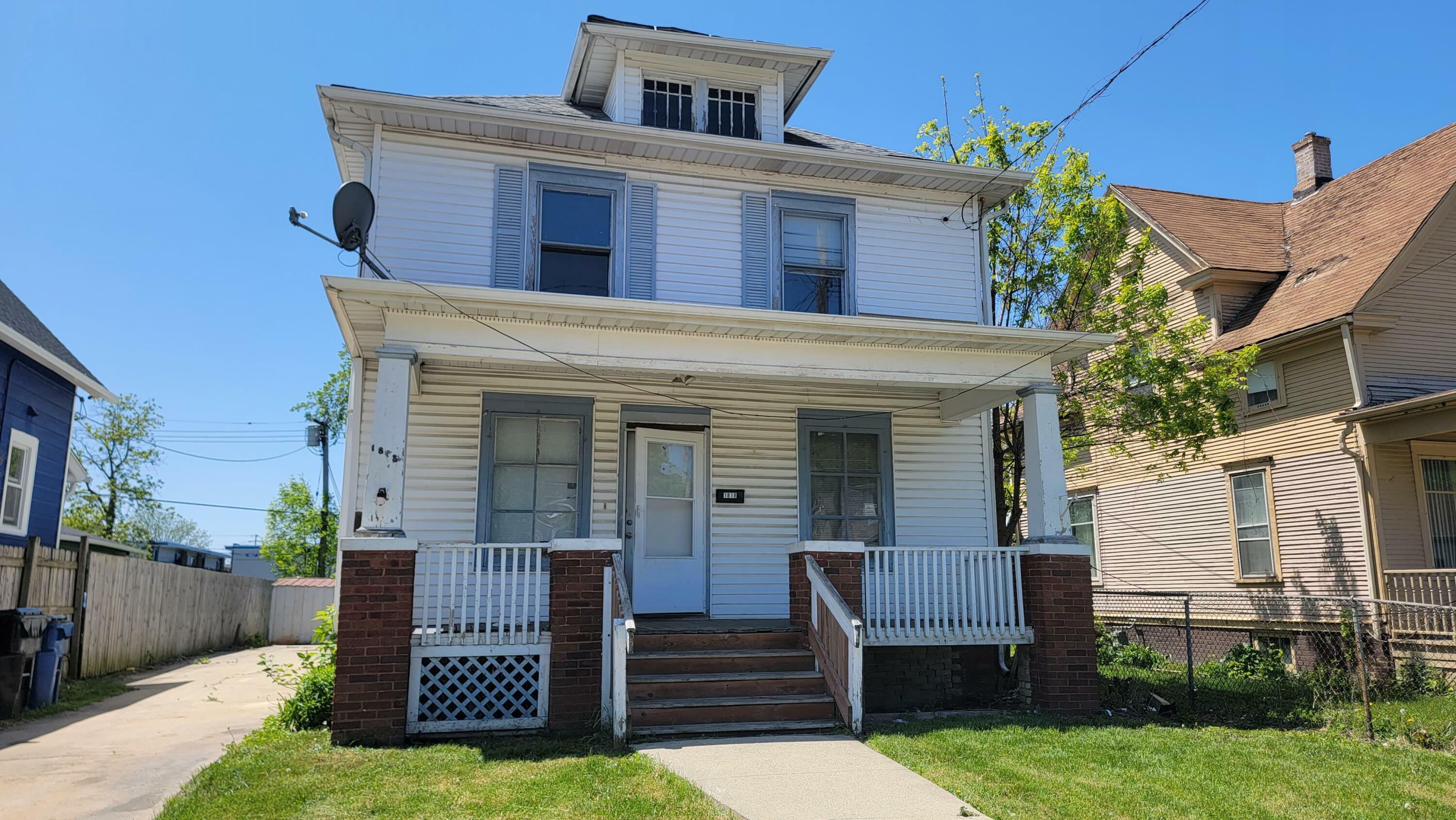 Property Photo:  1818 Geneva St  WI 53402 