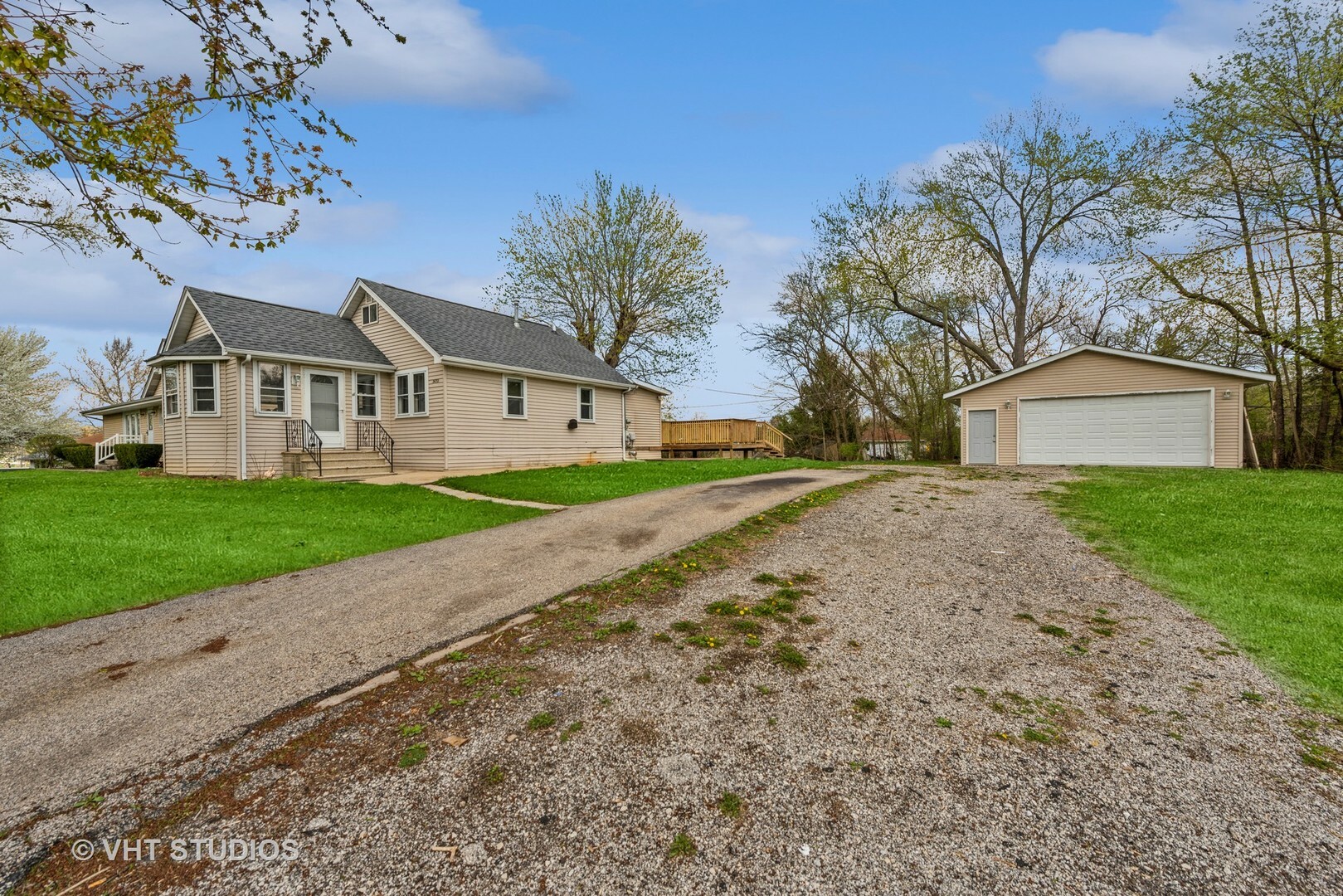 Property Photo: 34713 N Nokomis Trail IL 60051