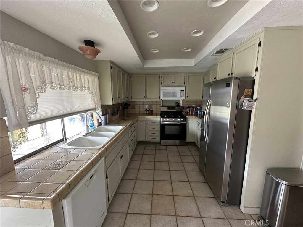 Property Photo:  5515 Bluff Street  CA 92860 