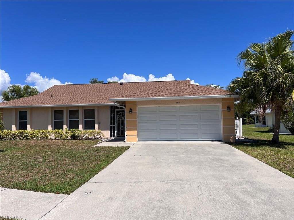 Property Photo:  140 Bordeaux Cir  FL 34112 