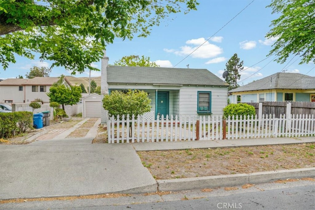 Property Photo:  270 South Street  CA 93401 