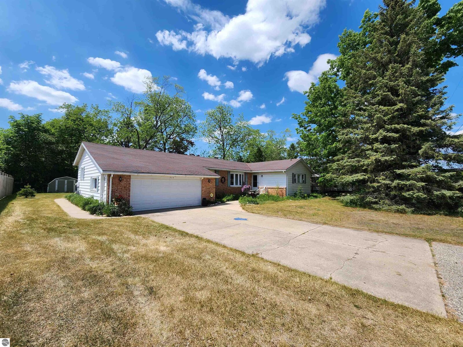 Property Photo:  313 Huston  MI 49601 