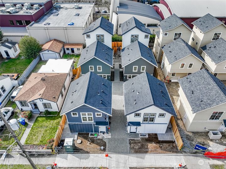 Property Photo: 9033 -B 15th Avenue SW WA 98106