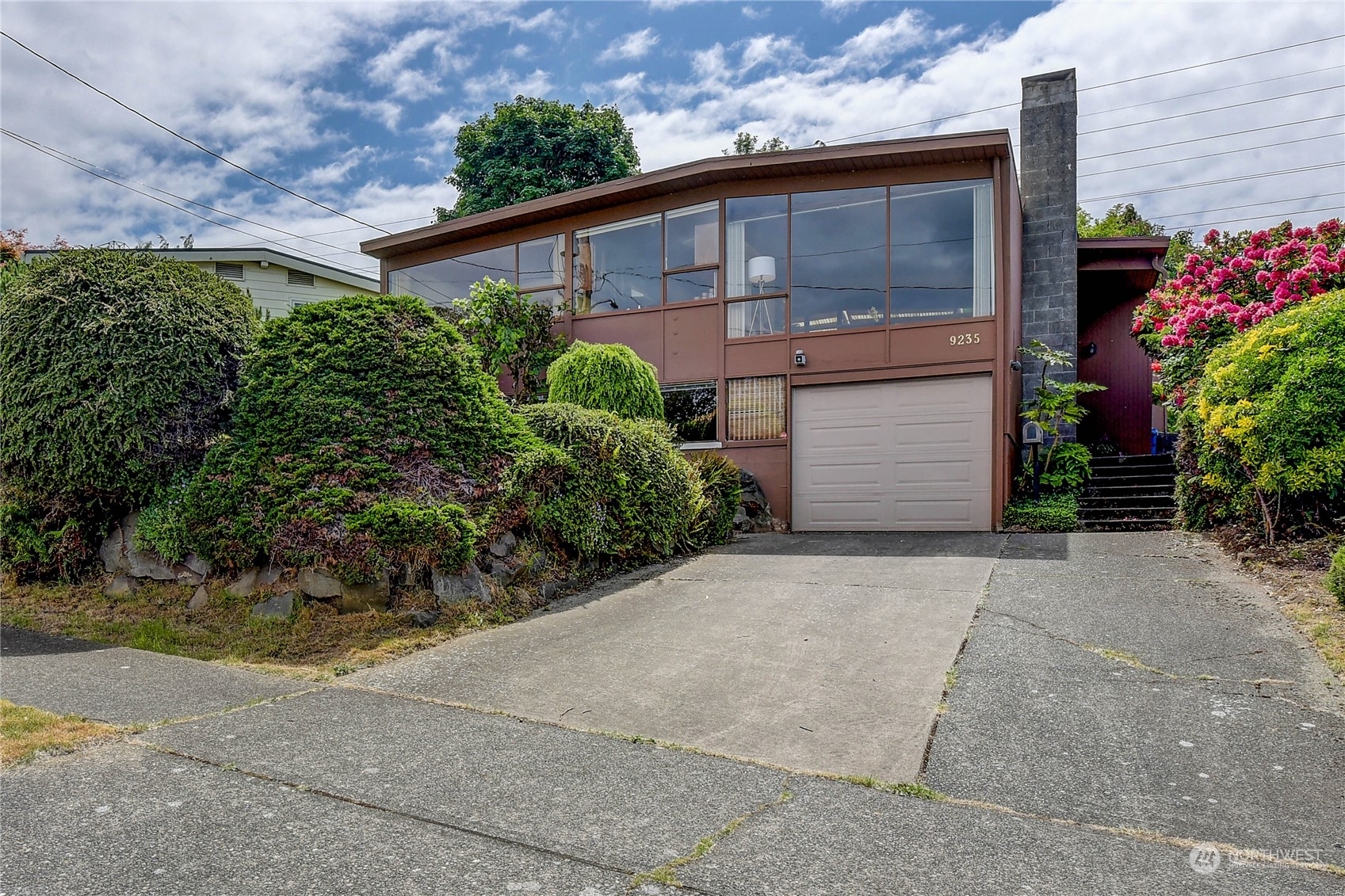 Property Photo:  9235 Spear Place S  WA 98118 