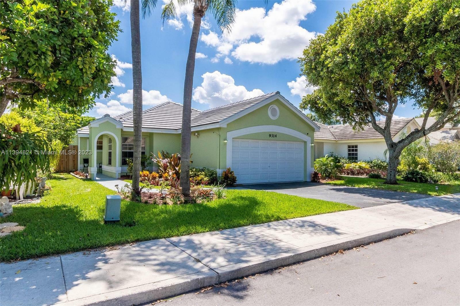 Property Photo:  9314 Arborwood Cir  FL 33328 