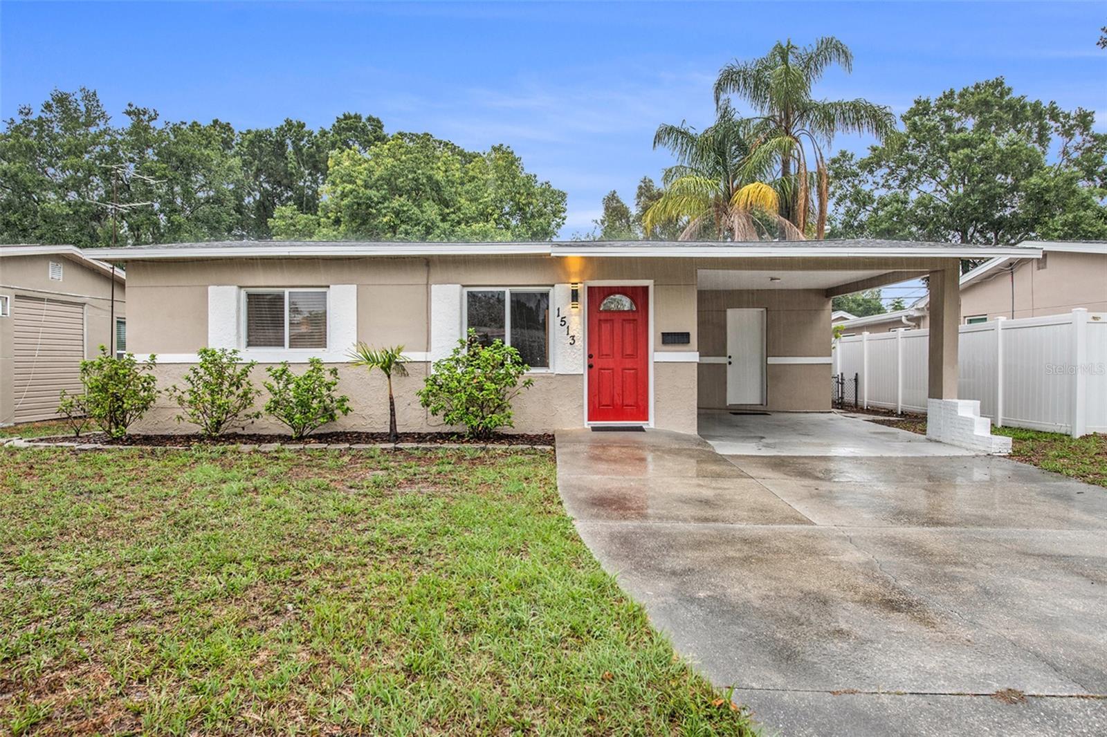 Property Photo: 1513 56th Avenue N FL 33703