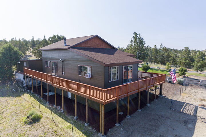 11273 SE Prairie Schooner Road  Prineville OR 97754 photo