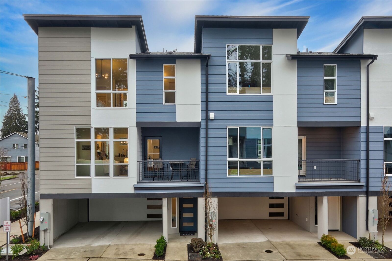 Property Photo: 13710 Ash Way C3 WA 98204