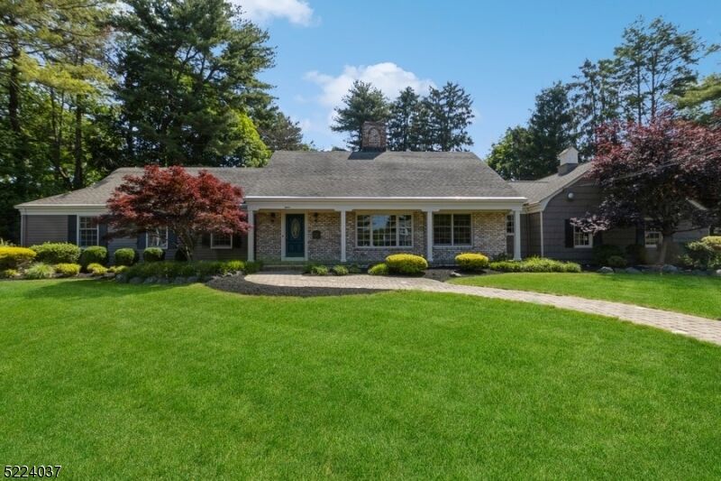 Property Photo:  12 Kirkview Cir  NJ 07090 