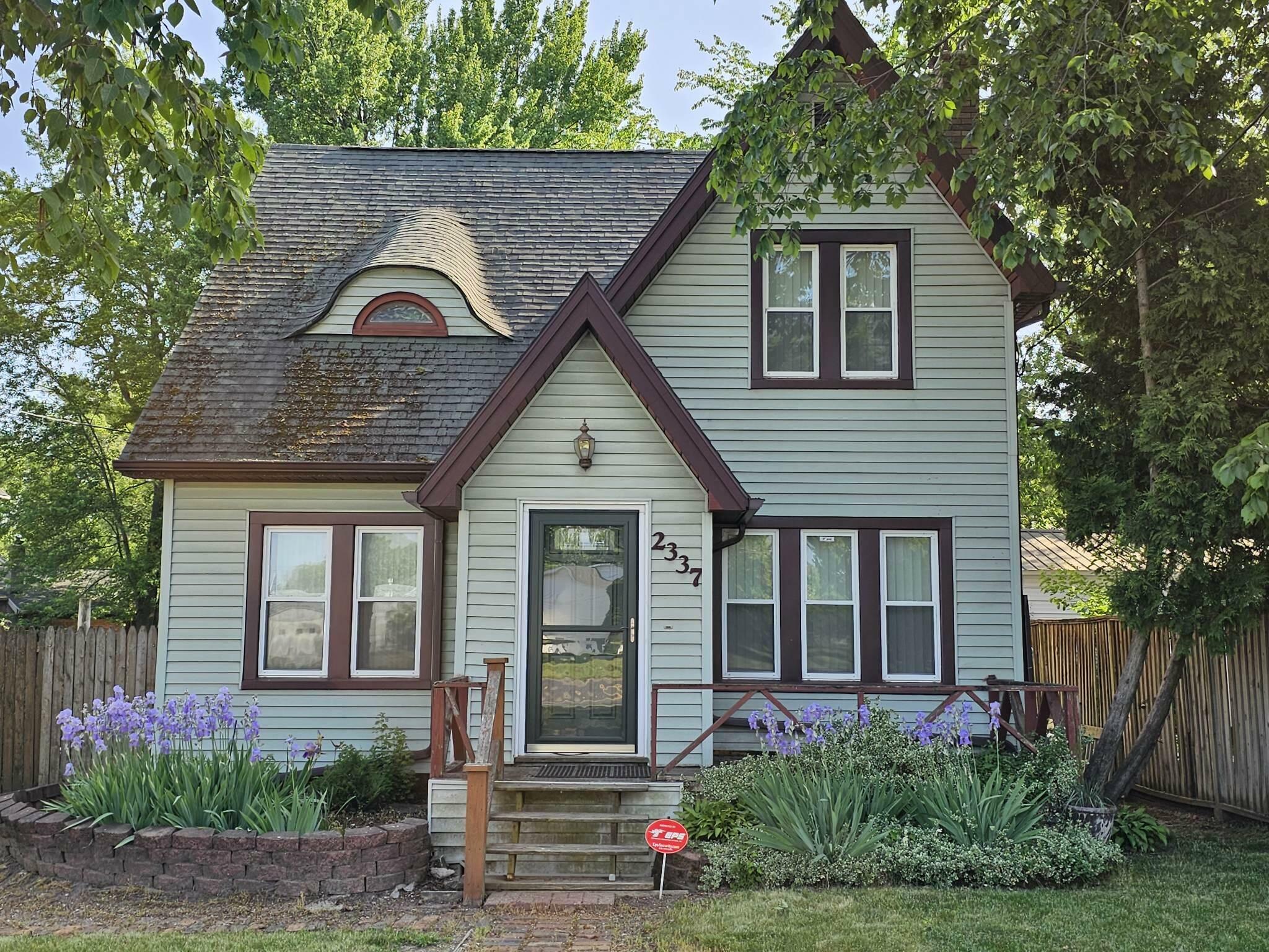 Property Photo:  2337 N Grand River Avenue  MI 48906 