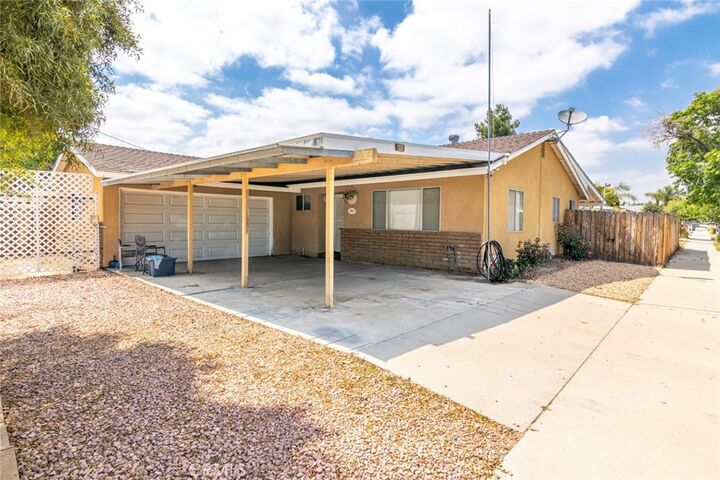 Property Photo:  592 E Johnston Avenue  CA 92543 