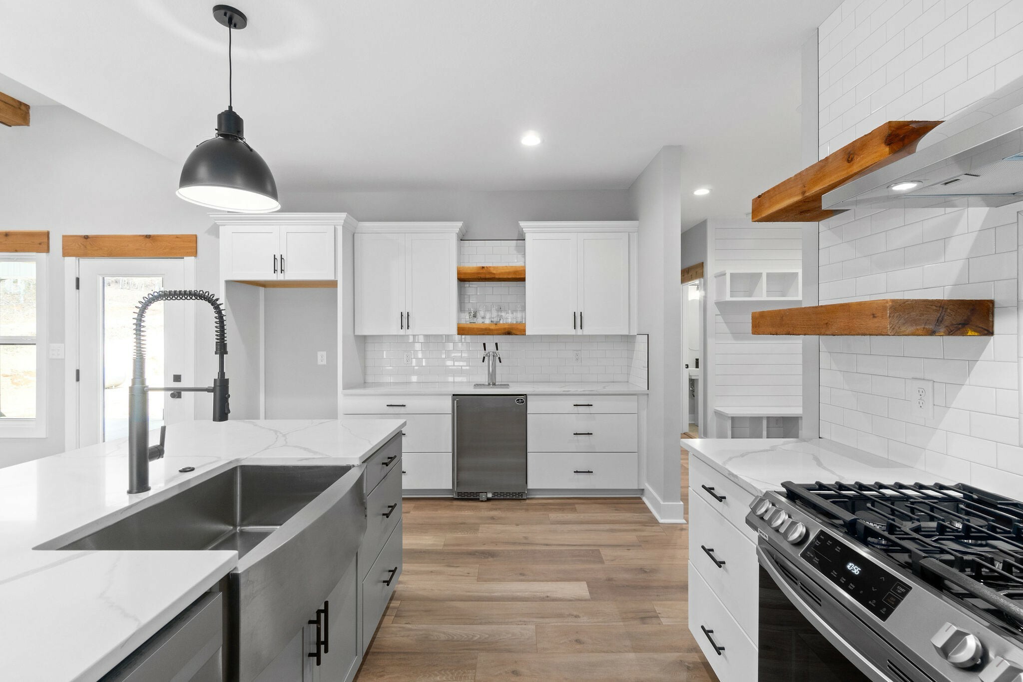 Property Photo: 240 Hall Ct TN 37010