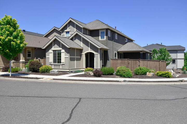 2845 SW Yew Park Lane  Redmond OR 97756 photo