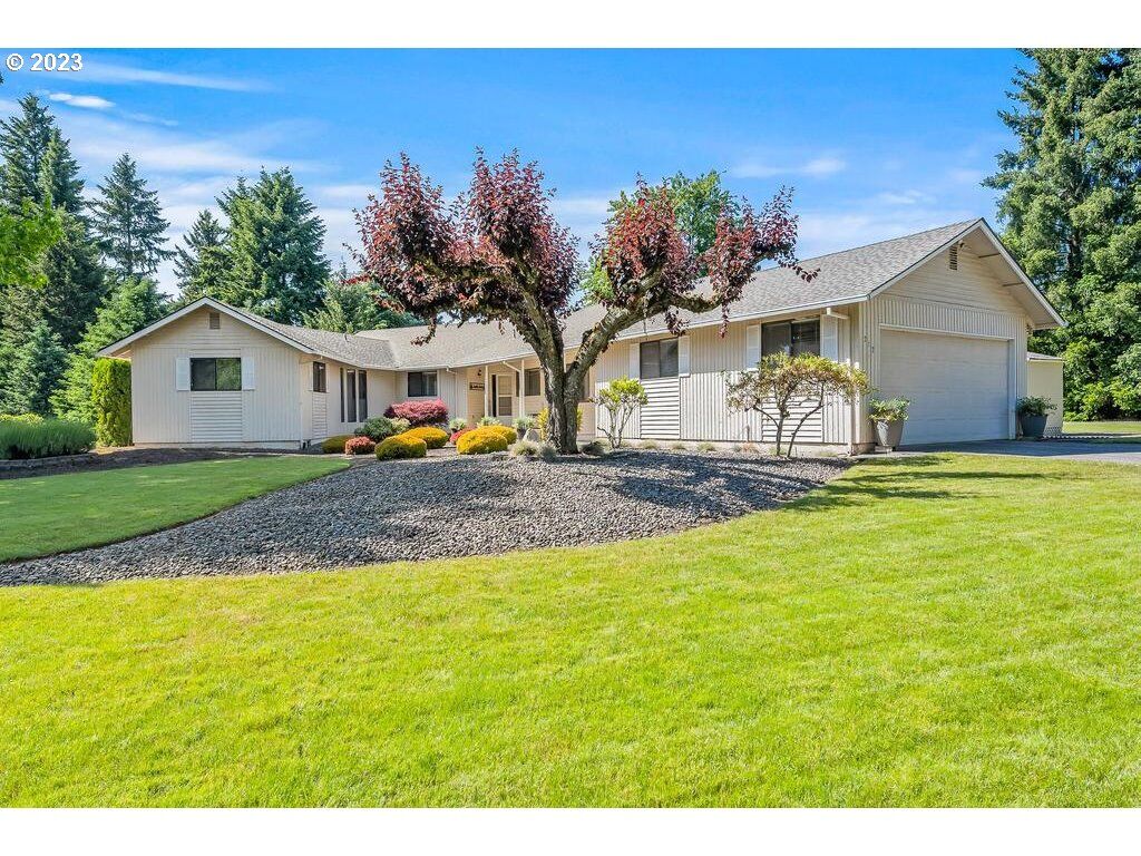 Property Photo:  212 NE 129th St  WA 98685 