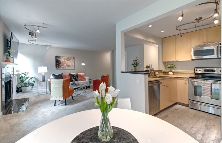 8240 126th Avenue NE A-103  Kirkland WA 98033 photo