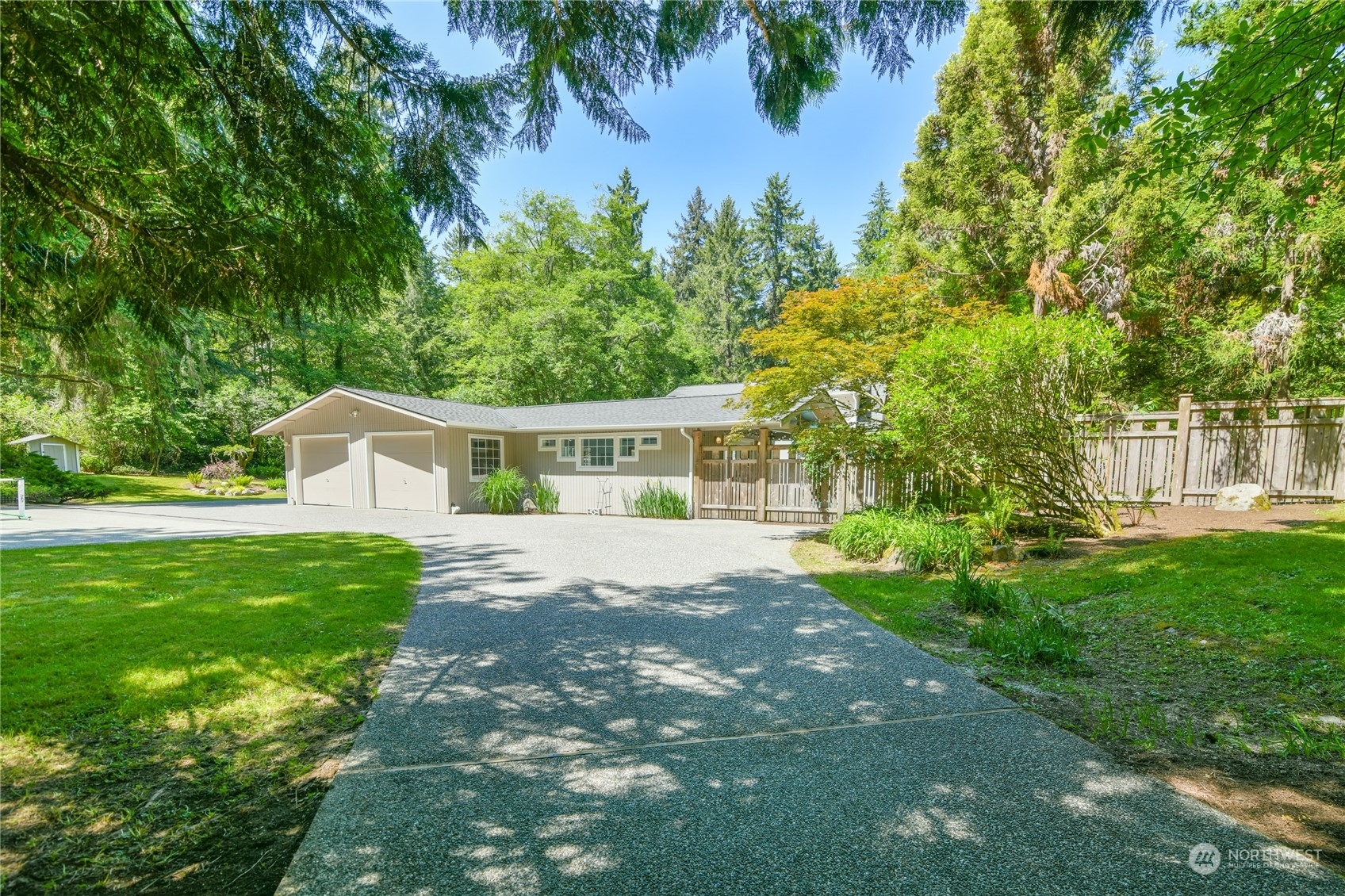 Property Photo:  9140 Battlepoint Dr NE  WA 98110 