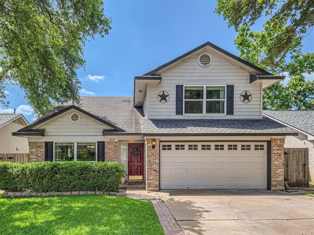 Property Photo: 1519 White Oak Loop TX 78681