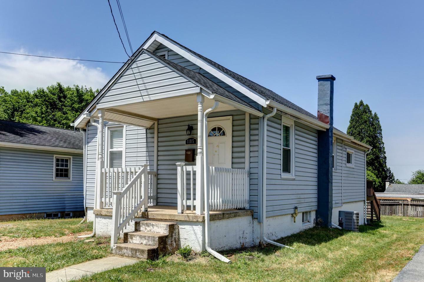 Property Photo:  1105 4th Avenue  PA 17113 