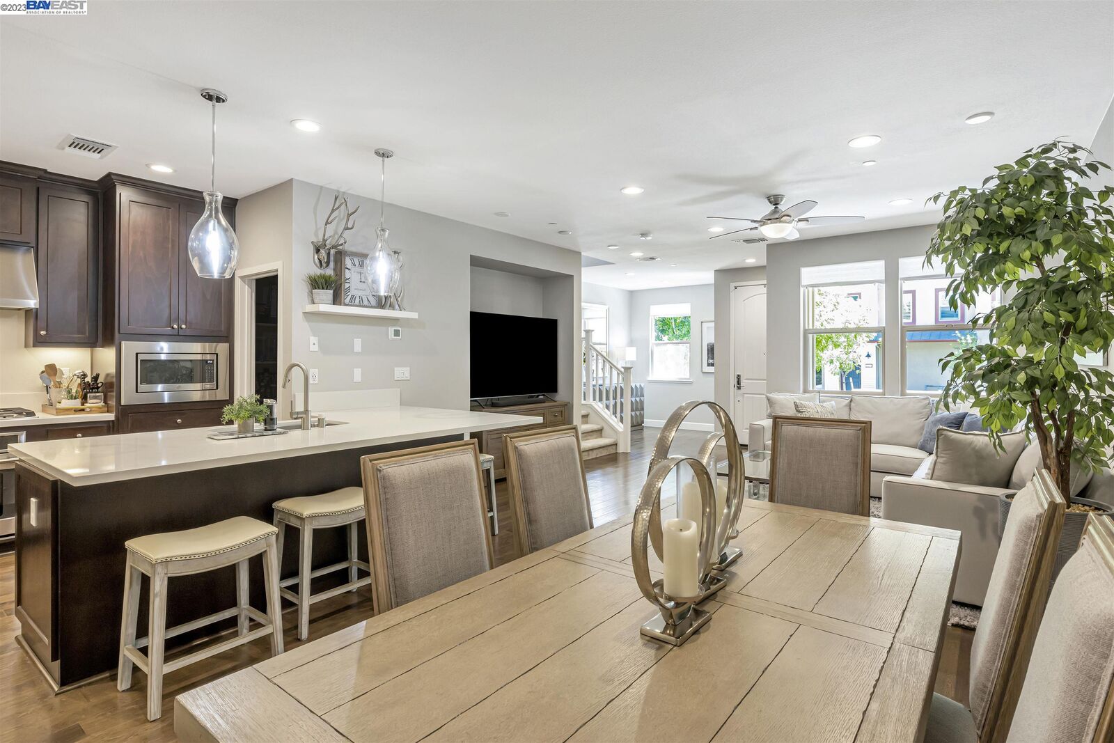 Property Photo: 590 Sandalwood Dr CA 94551