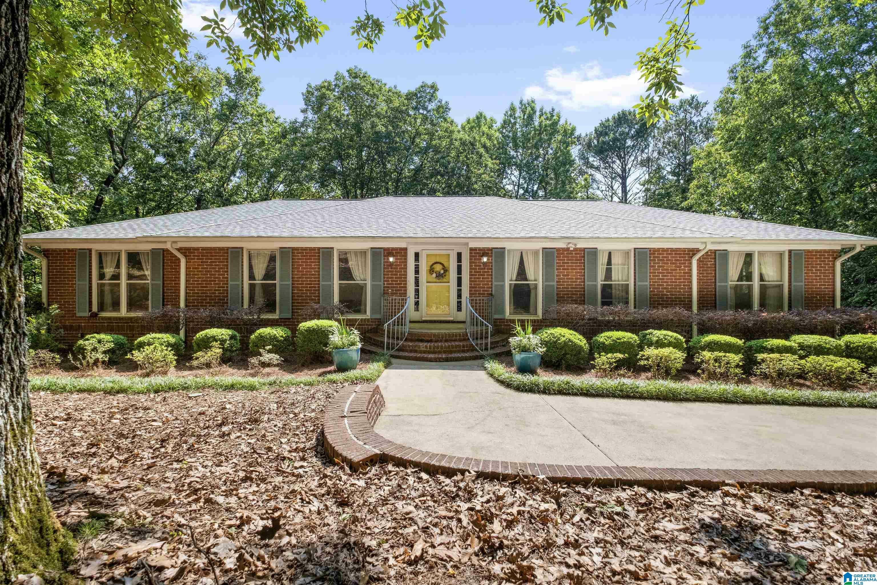 Property Photo:  616 Hillyer High Road  AL 36207 