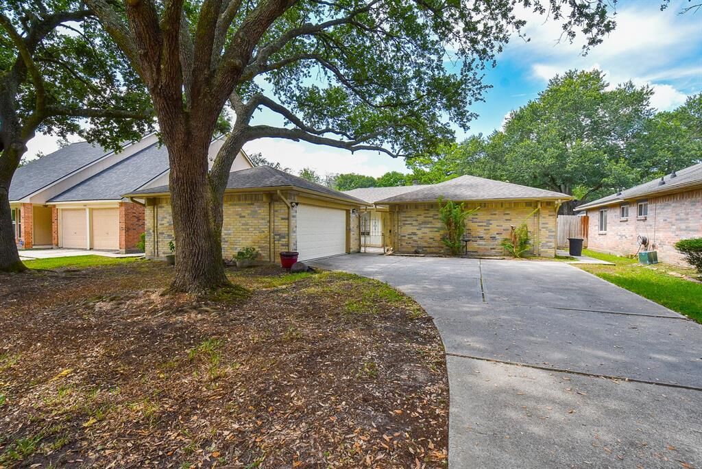 Property Photo:  4922 Bridgemont Lane  TX 77388 