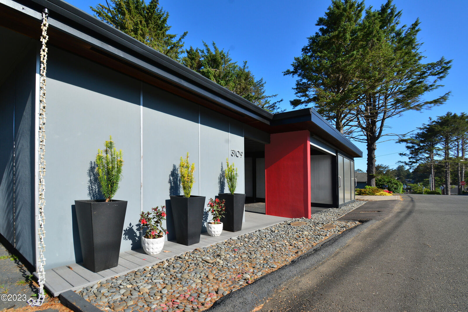 Property Photo:  3109 NW Neptune Avenue  OR 97367 