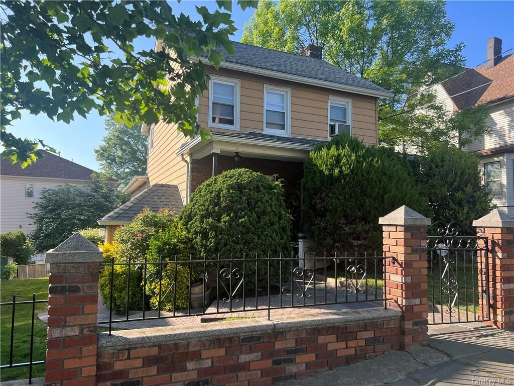 Property Photo:  412 Jefferson Avenue  NY 10543 