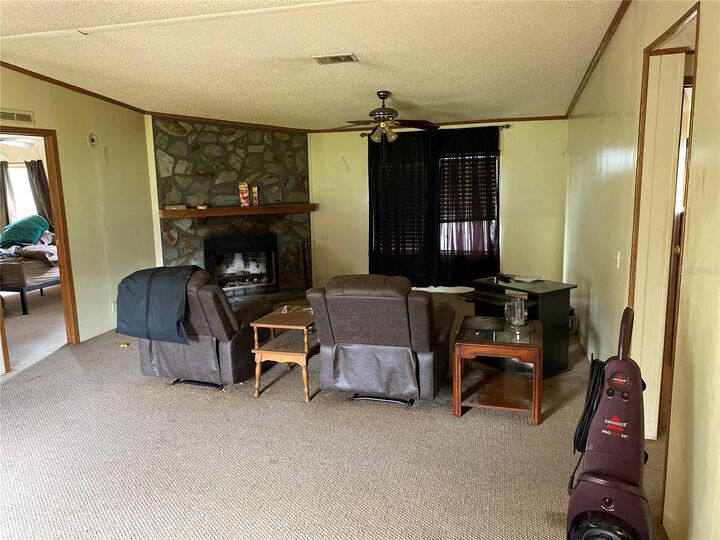 Property Photo: 526 Sunrise Boulevard FL 33868