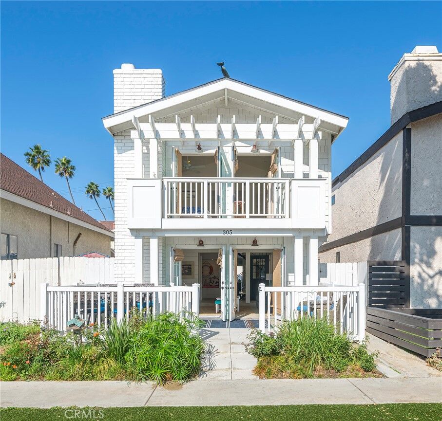 Property Photo:  305 6th Street  CA 92648