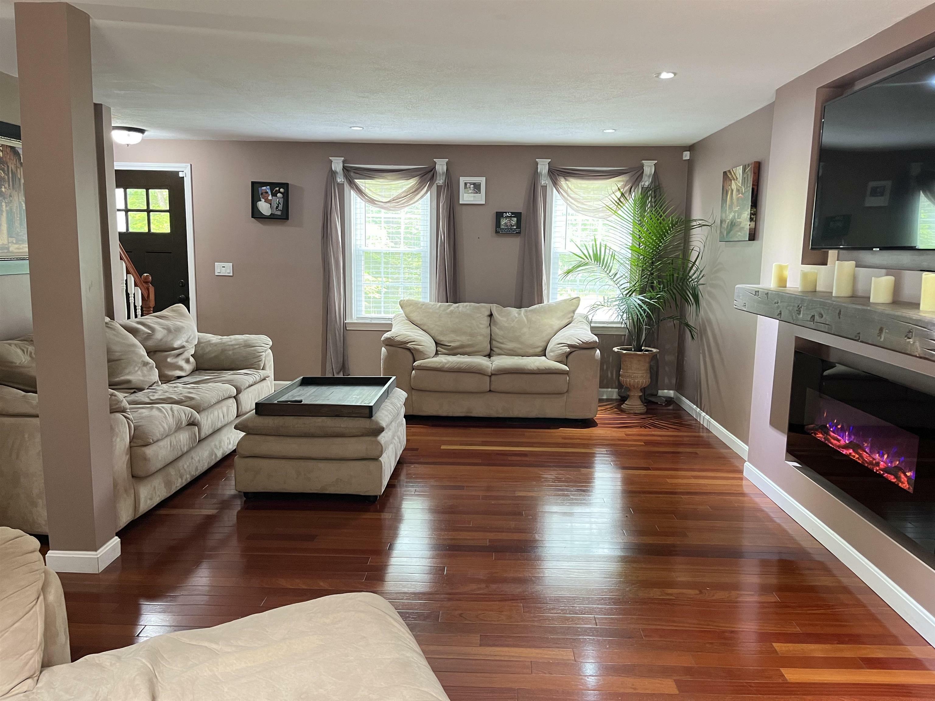 Property Photo: 40 Kristin Drive NH 03038