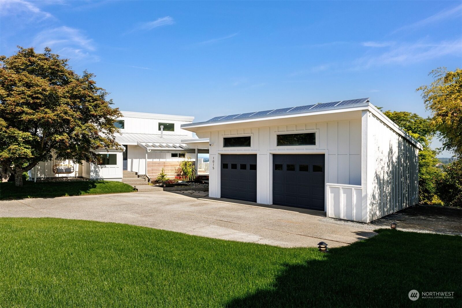 Property Photo:  1015 W Toledo Street  WA 98229 