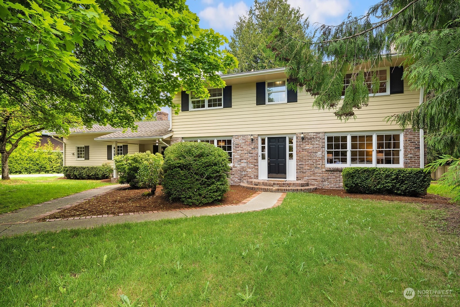 Property Photo: 6150 128th Avenue NE WA 98033