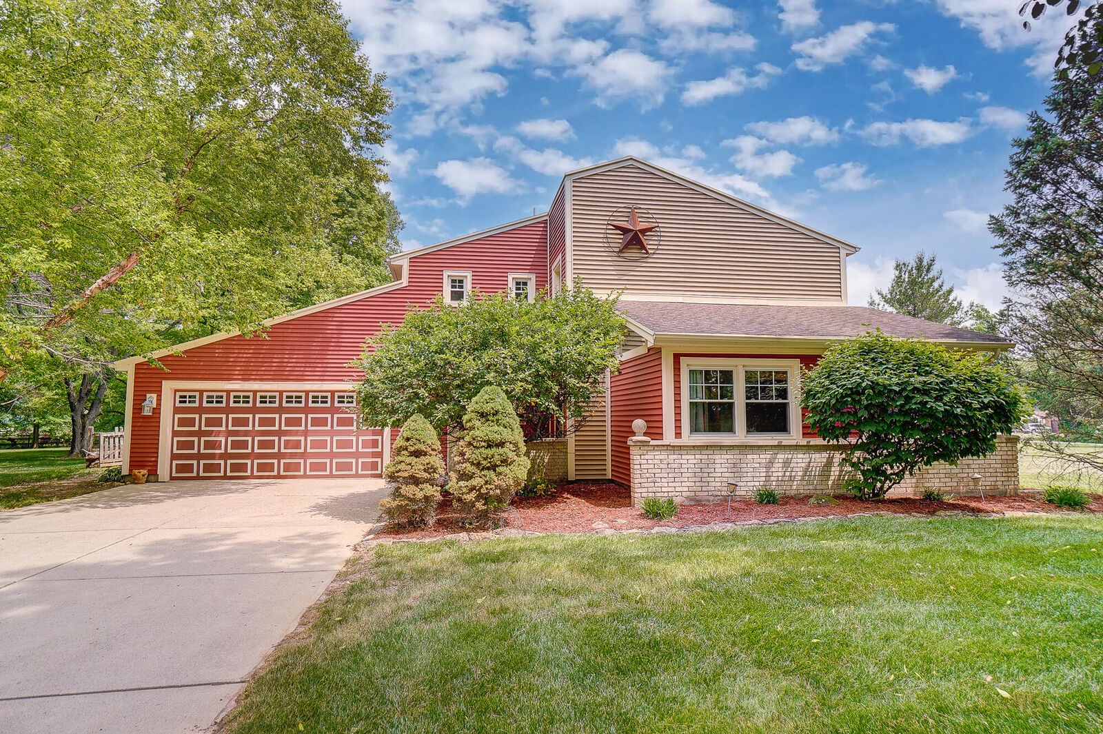 Property Photo: 811 Hickory Hollow Road OH 45373