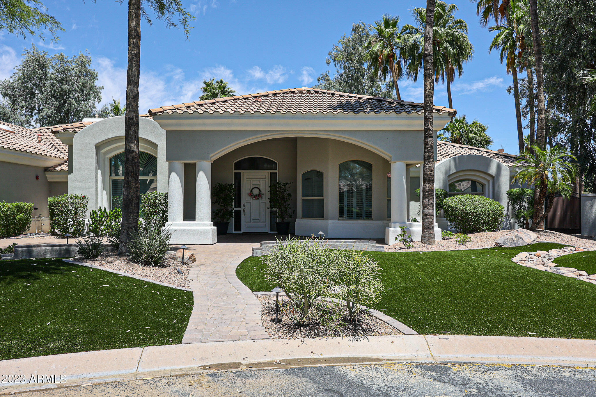 Property Photo: 9610 E Laurel Lane AZ 85260