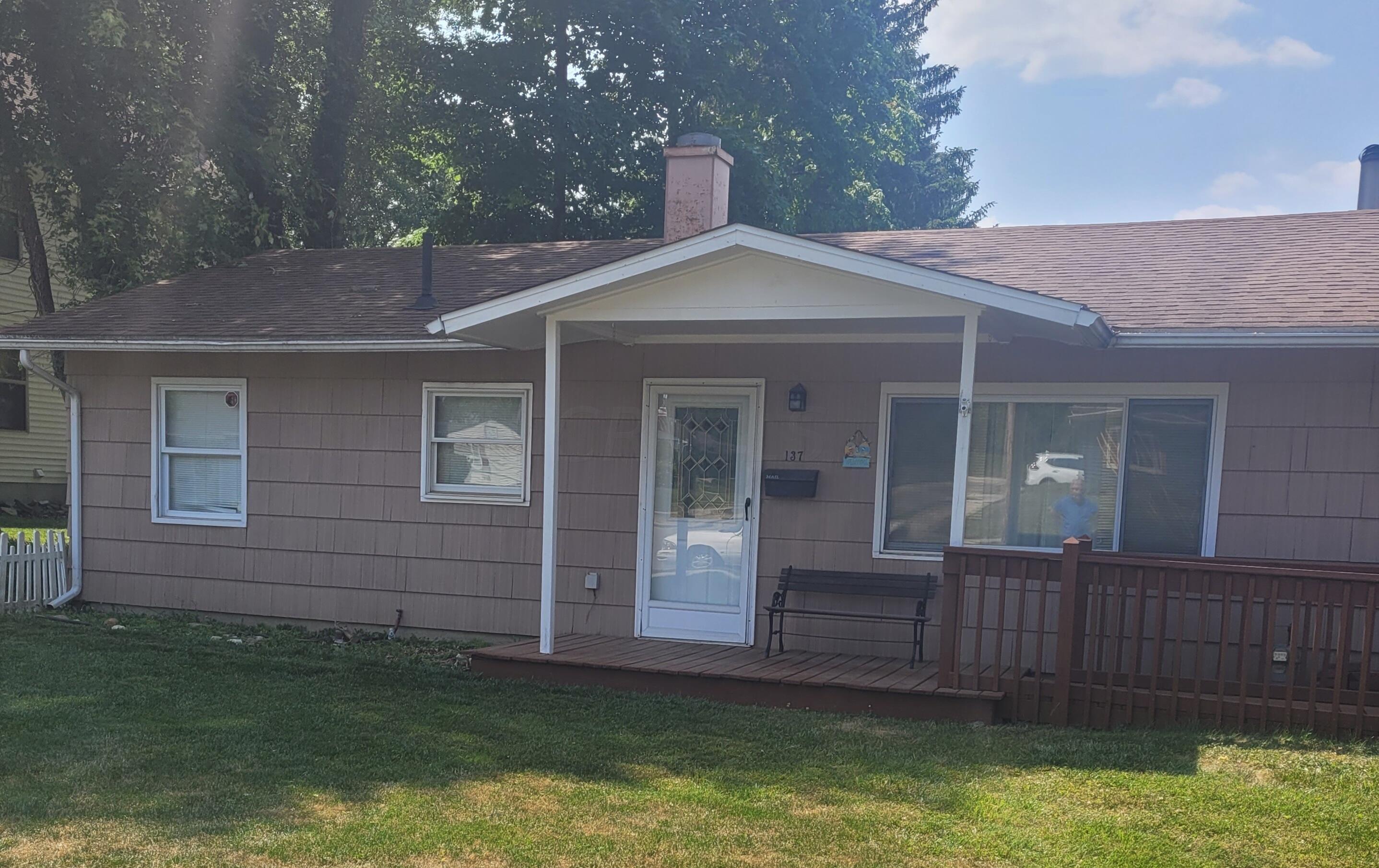Property Photo: 137 Llewellyn Avenue OH 43081