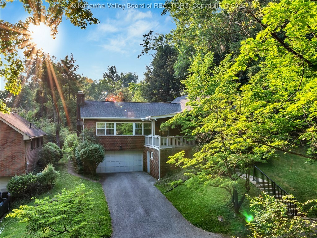Property Photo: 821 Springdale Drive WV 25302