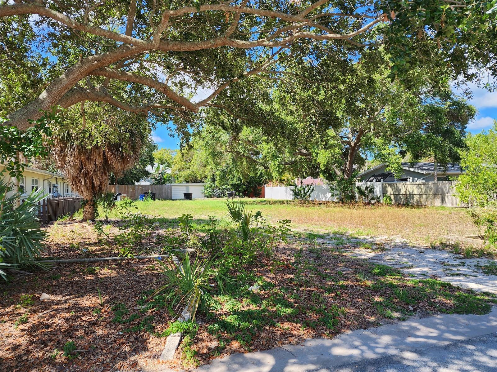 Property Photo: 7110 Dartmouth Avenue N FL 33710