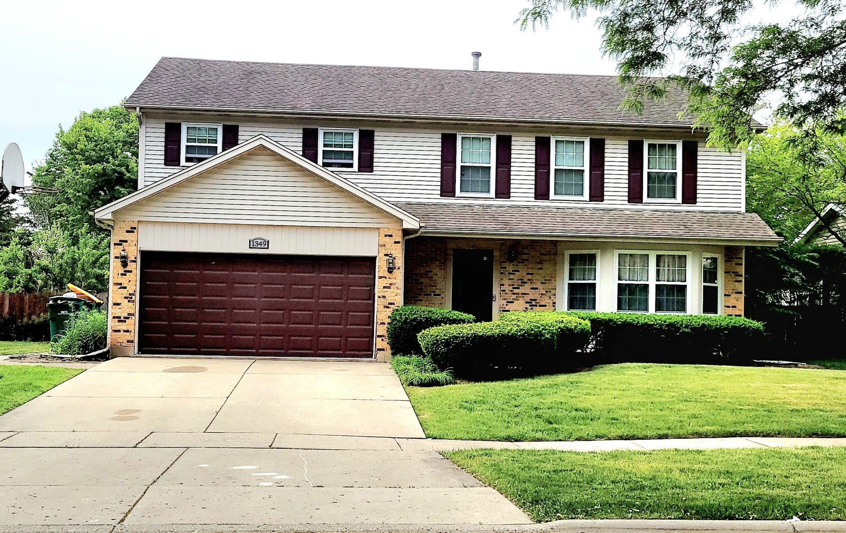 Property Photo: 1349 Rose Boulevard IL 60089