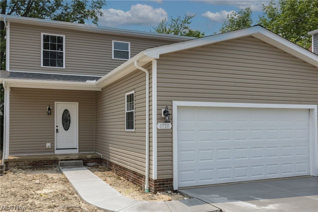 Property Photo:  1720 Robindale Avenue  OH 44092 