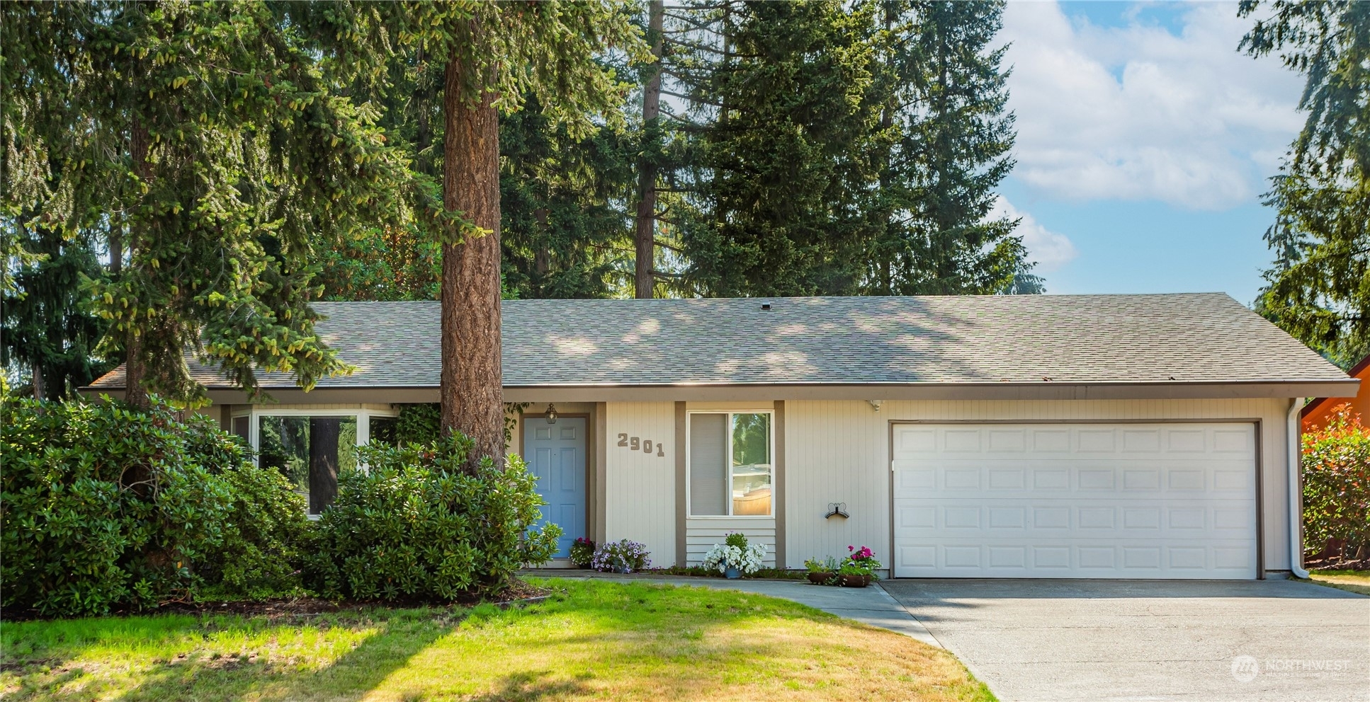 Property Photo:  2901 Briarwood Court S  WA 98374 