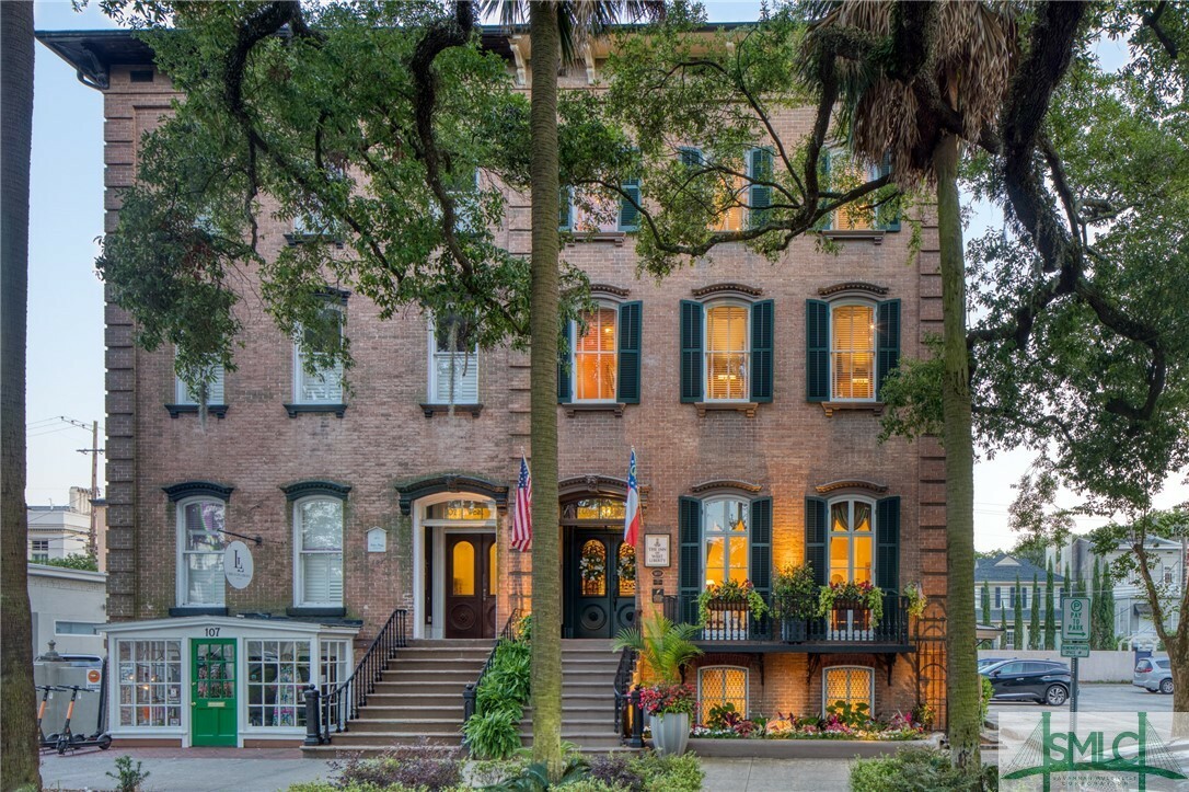 Property Photo: 109 W Liberty Street GA 31401