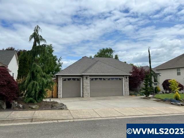 Property Photo: 1460 Ranier Lp OR 97304