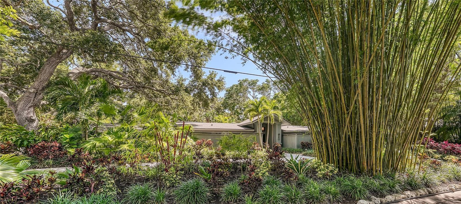 Property Photo: 1642 Shoreland Drive FL 34239