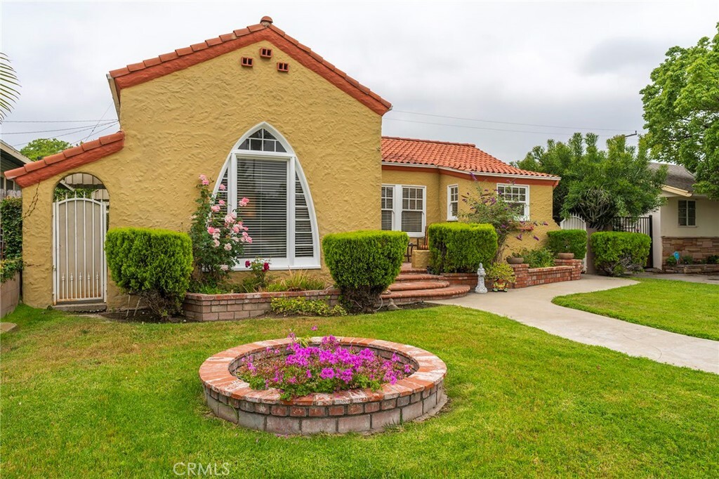 Property Photo:  809 N Clementine Street  CA 92805 