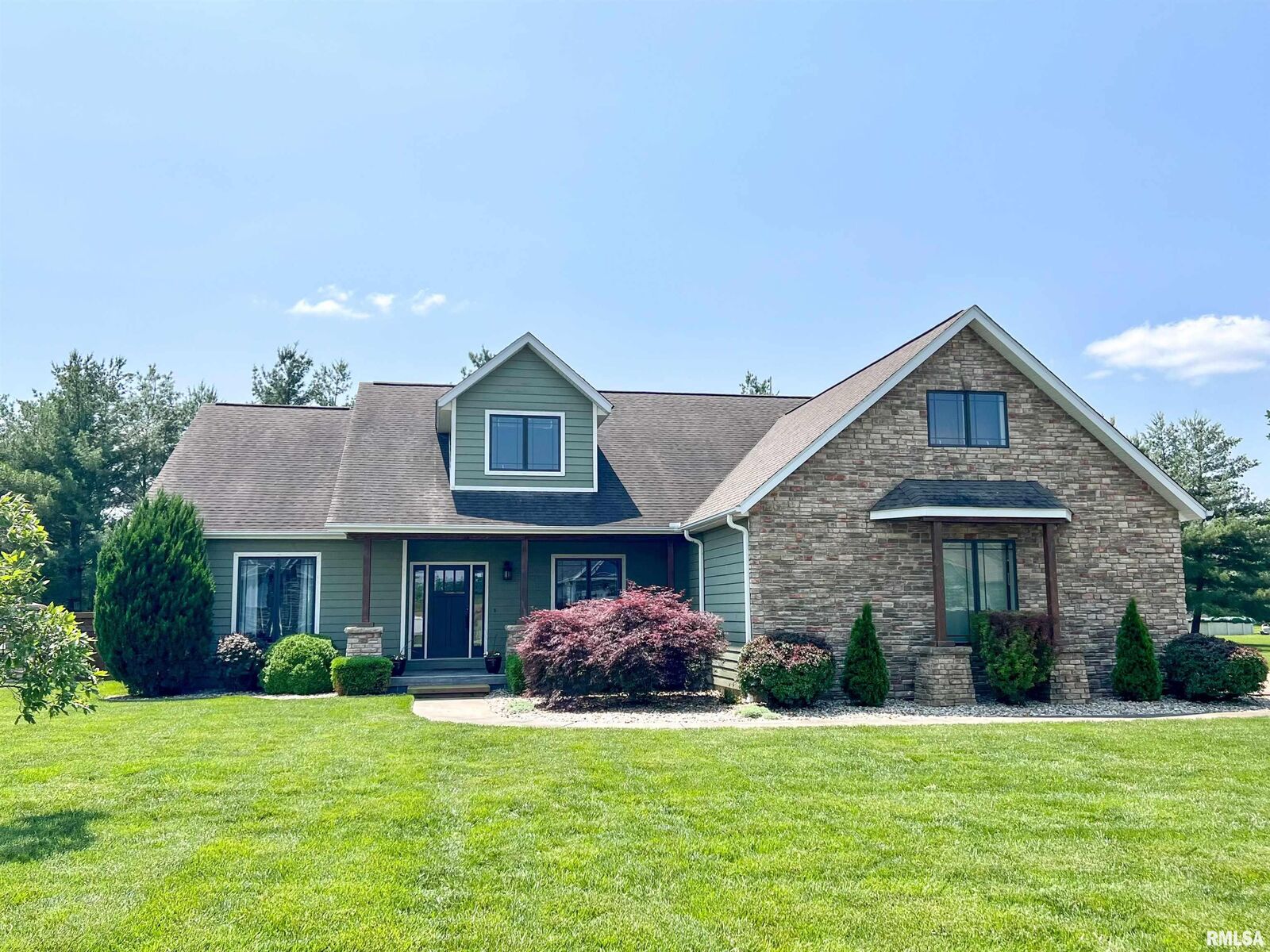 Property Photo:  1709 Felts Drive  IL 62959 
