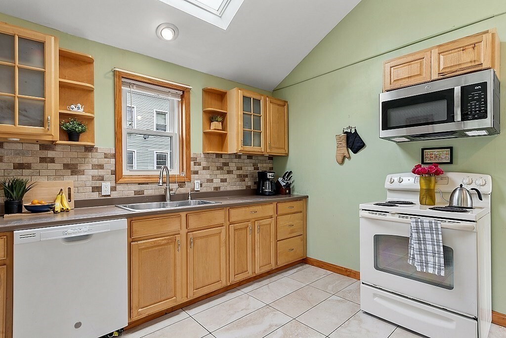 Property Photo:  86 Cedar St  MA 01830 