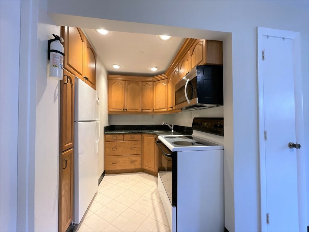 Property Photo: 29 Arlington Rd 2 MA 01801