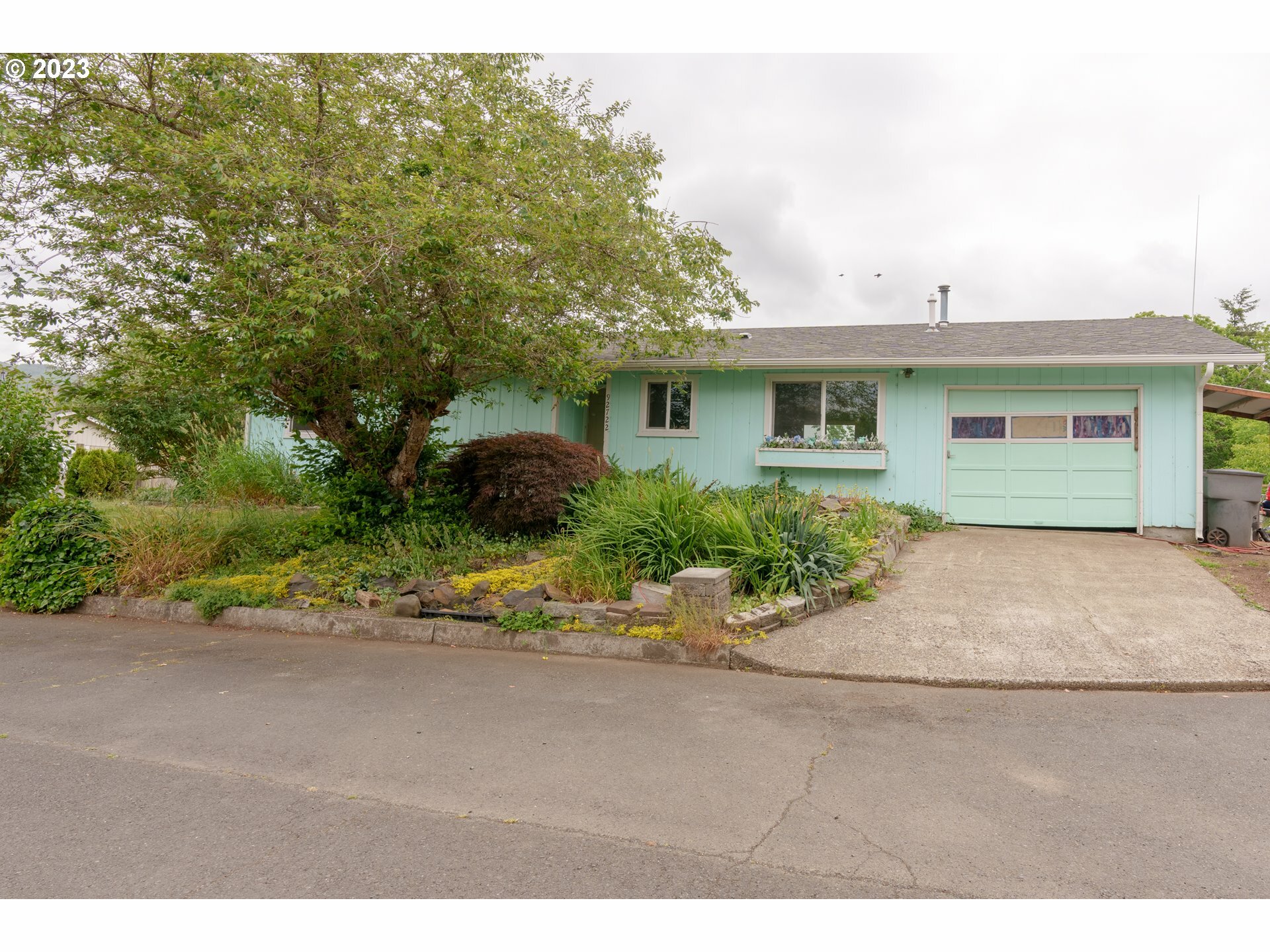 Property Photo: 92722 Holly Ln OR 97103