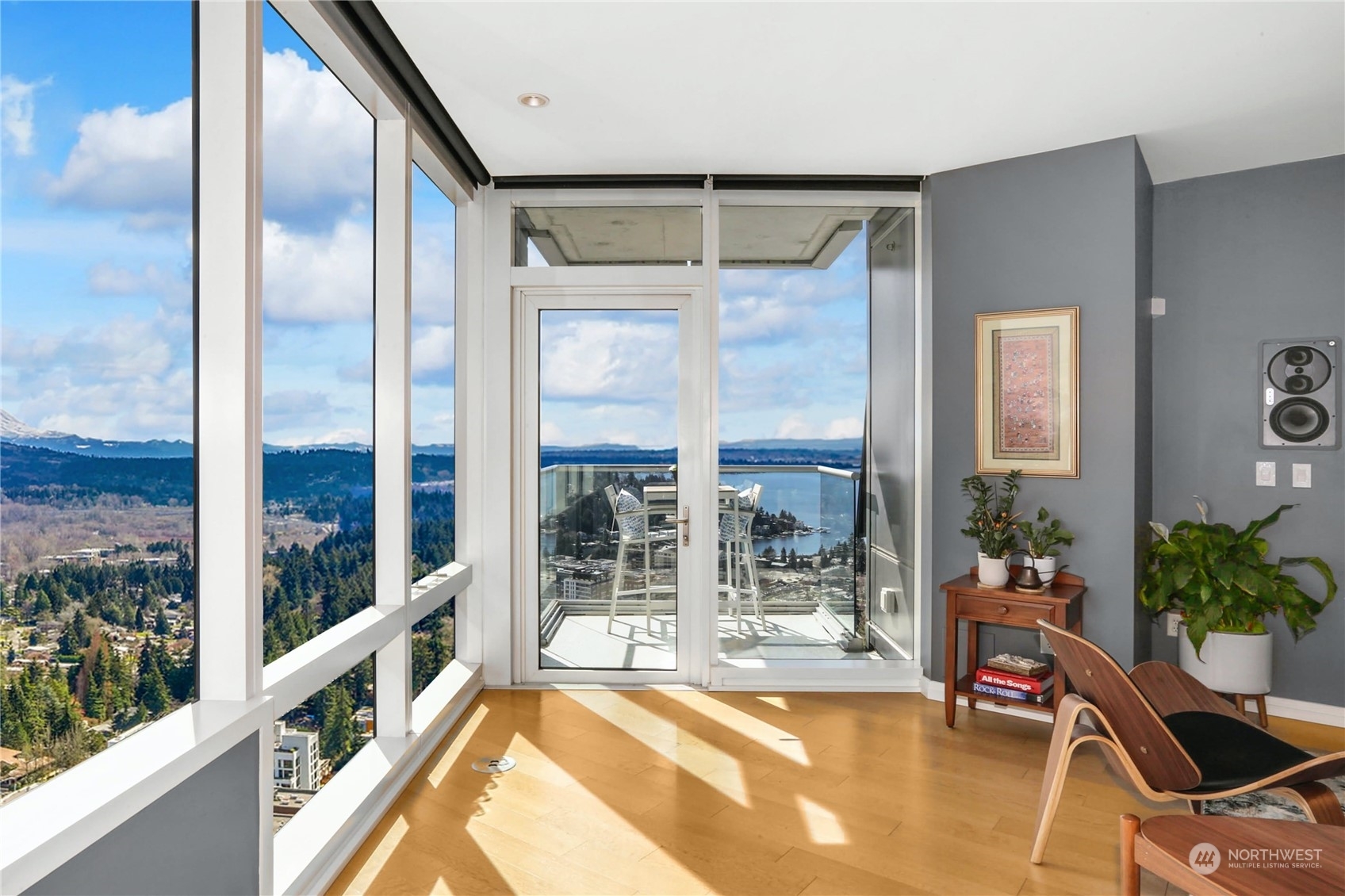 Property Photo:  500 106th Avenue NE 3711  WA 98004 